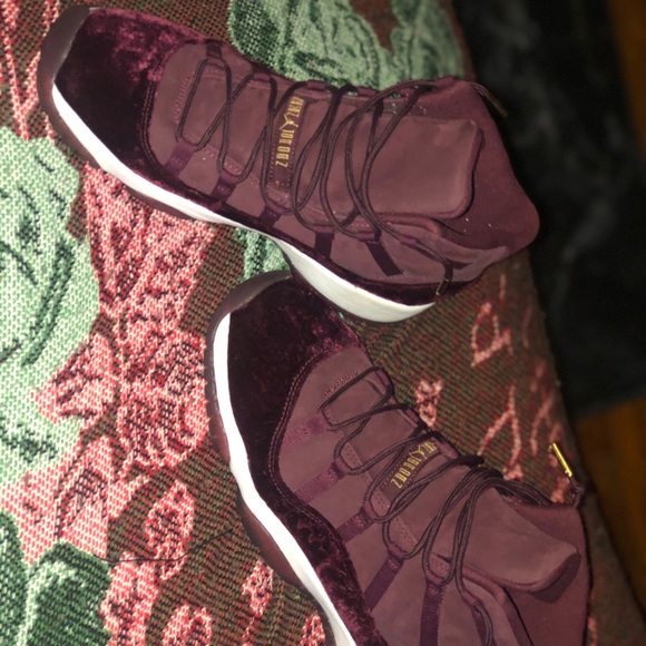 Maroon 11s - Picture 1 of 3